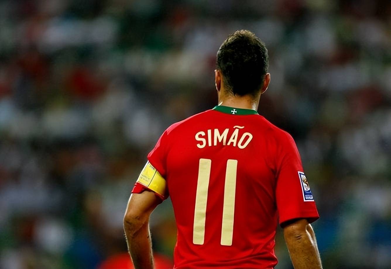 外援终于来了！巴西双子星抵达济南，泰山球迷热情接机.